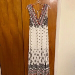 True Destiny Gauzy Print Deep V-Neck Breezy Maxie Women’s Dress Size L